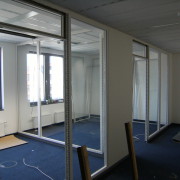 Gereinigte Glasflächen in einem Bürogebäude in Berlin