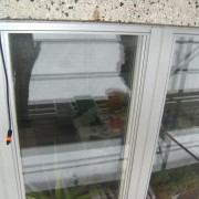 Fenster nach der Reinigung eines Gebäudes in Berlin-Mitte